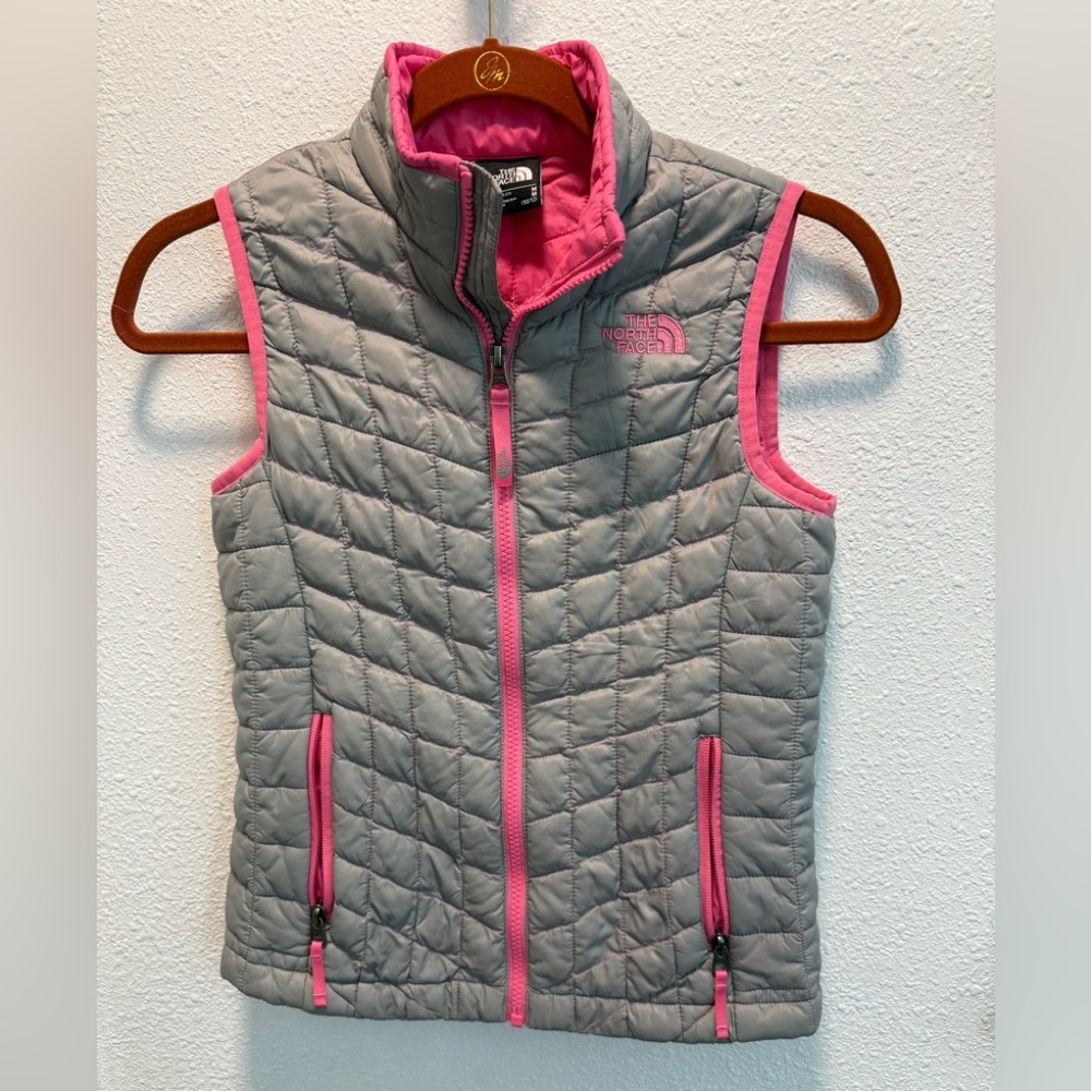 The North Face Girls' Gray/Pink ThermoBall Vest Sz(M)